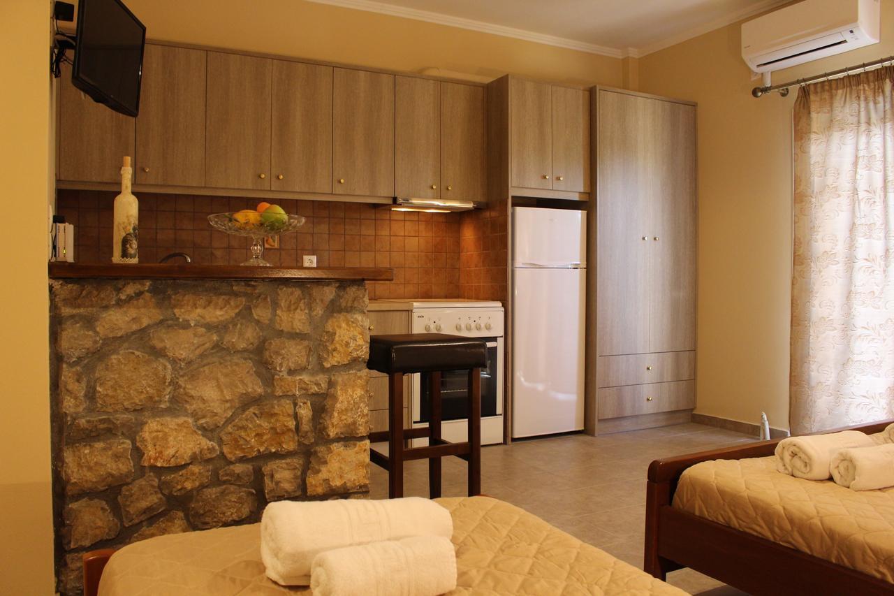 Alkionis Pool View Apartments Lefkada City Bagian luar foto